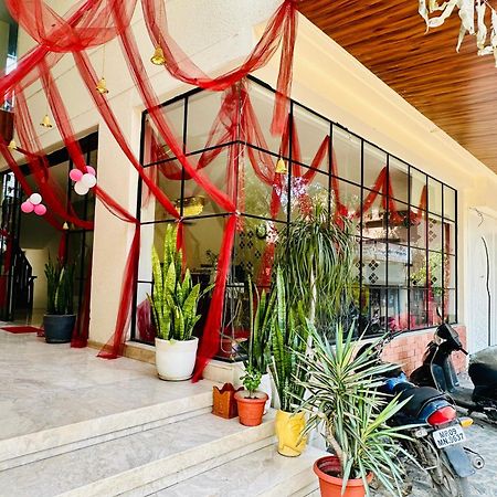 Hotel Vrindavan Palace Indore Eksteriør billede