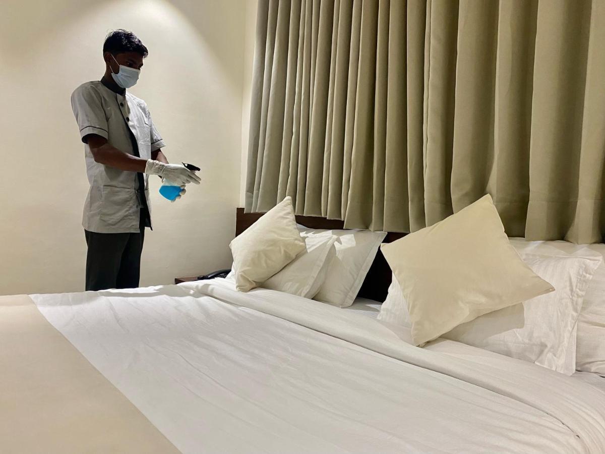 Hotel Vrindavan Palace Indore Eksteriør billede