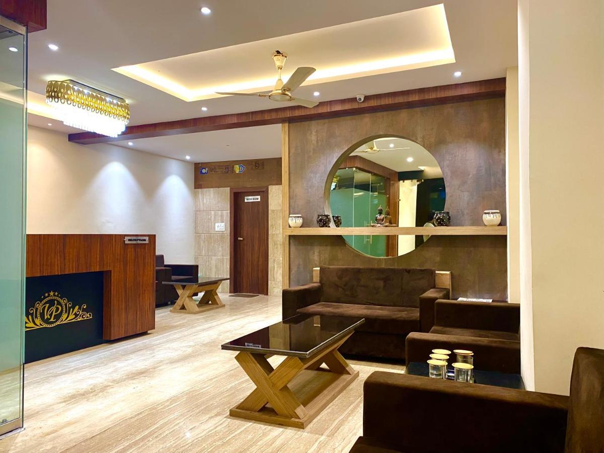 Hotel Vrindavan Palace Indore Eksteriør billede